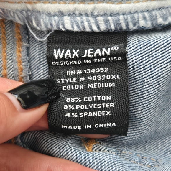 Wax Jean Stretch for Days Cuffed Distressed medium wash Shorts. Size 3XL. New. - Picture 6 of 8